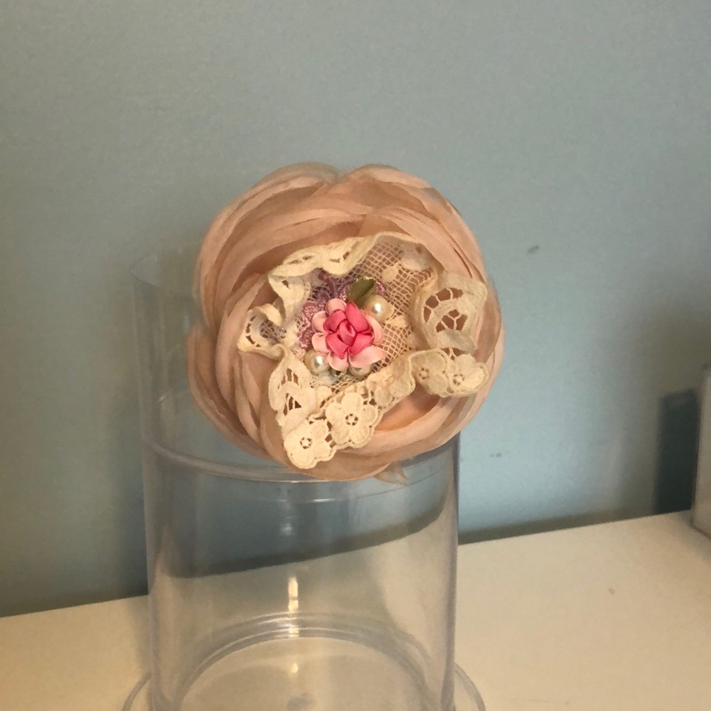 Doll cake pin/hair clip